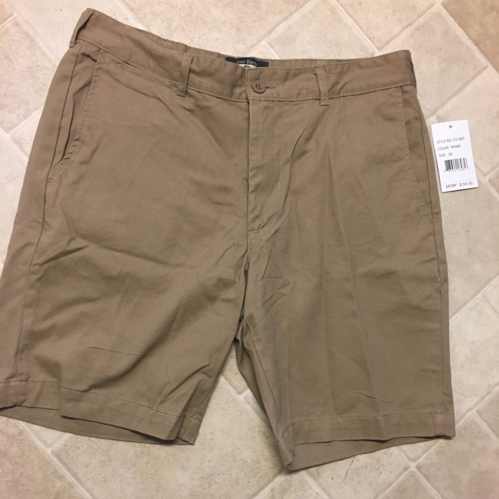 New Men’s 34” Beige Shorts